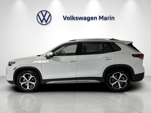 New 2026 Volkswagen Tiguan SE FWD image 2