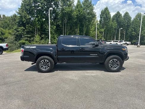 Used 2023 Toyota Tacoma TRD Sport w/ Technology Package AWD/4WD image 3