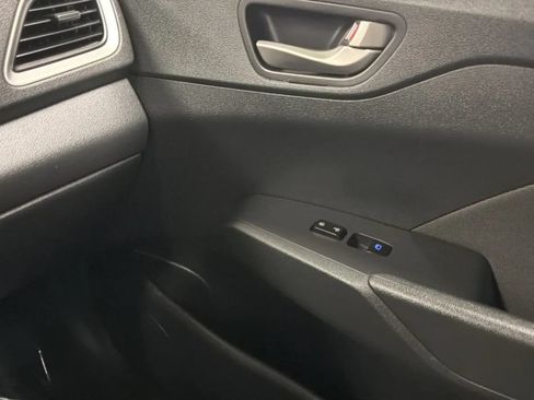 Used 2022 Hyundai Accent SE FWD image 16