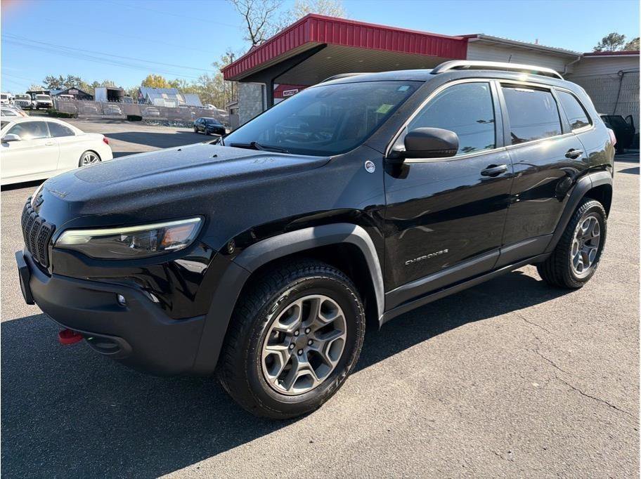 Used 2020 Jeep Cherokee Trailhawk w/ Technology Group AWD/4WD image 3