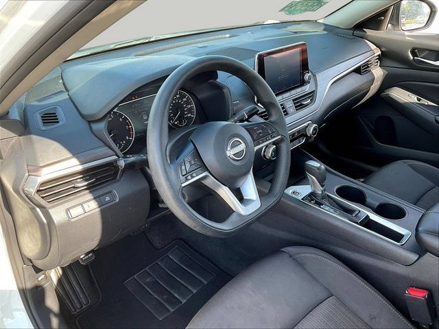 Used 2025 Nissan Altima 2.5 SV FWD image 18