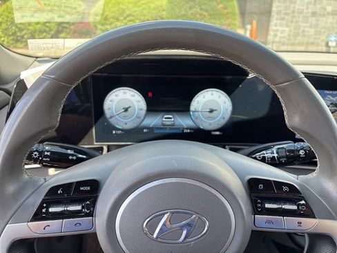 Used 2023 Hyundai Elantra SEL w/ Convenience Package FWD image 19