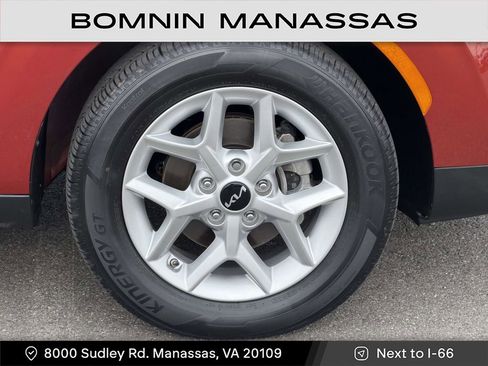 Used 2023 Kia Soul LX w/ LX Technology Package image 7