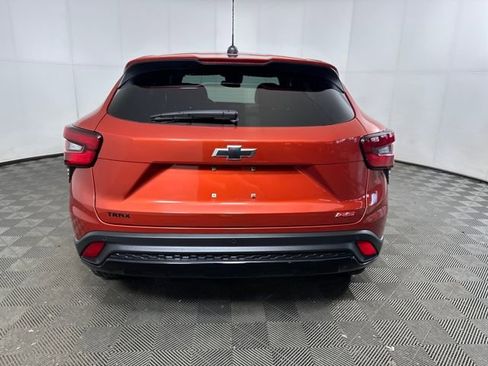 Used 2024 Chevrolet Trax RS w/ Driver Confidence Package image 4