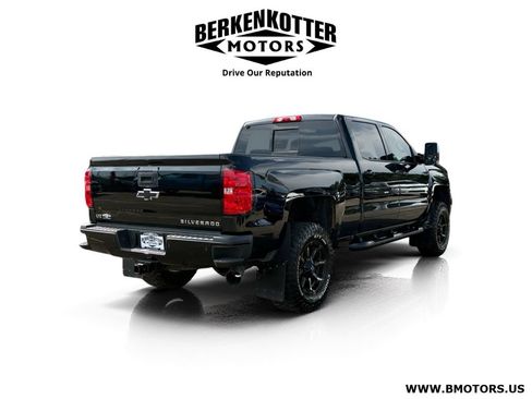 Used 2018 Chevrolet Silverado 2500 LTZ w/ Midnight Edition AWD/4WD image 2