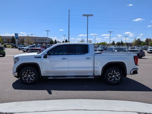 Certified 2022 GMC Sierra 1500 SLT w/ SLT Premium Package AWD/4WD image 9