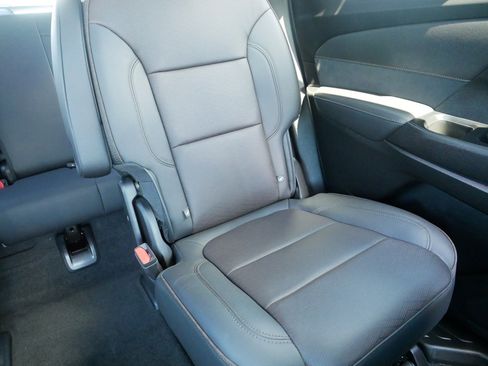 Used 2023 Chevrolet Traverse High Country AWD/4WD image 14
