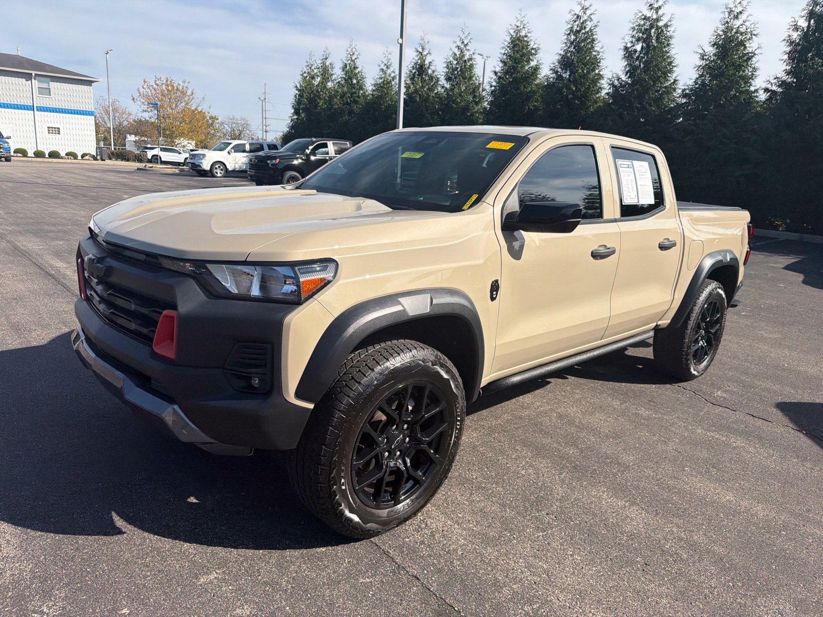 Used 2024 Chevrolet Colorado Trail Boss w/ LPO, Dark Essentials Package AWD/4WD image 9