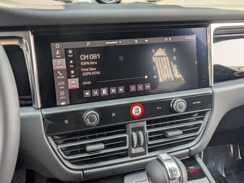 New 2025 Porsche Macan image 18