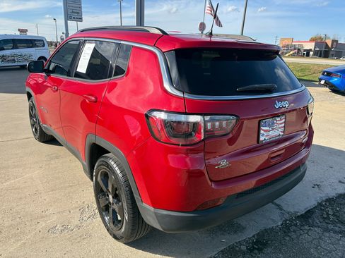 Used 2018 Jeep Compass Latitude image 7