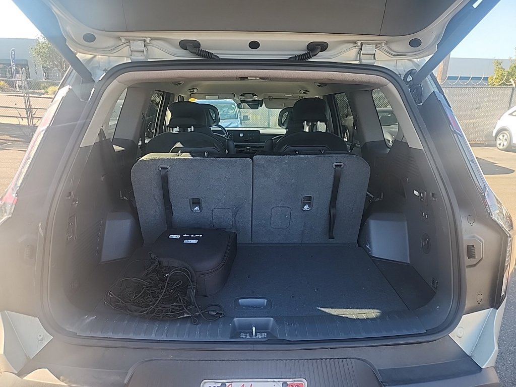 Used 2024 Kia EV9 Light Long Range RWD image 17
