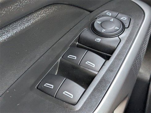 Certified 2025 Chevrolet Trax RS image 20