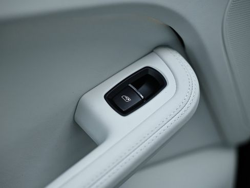 New 2026 Porsche Macan S image 27