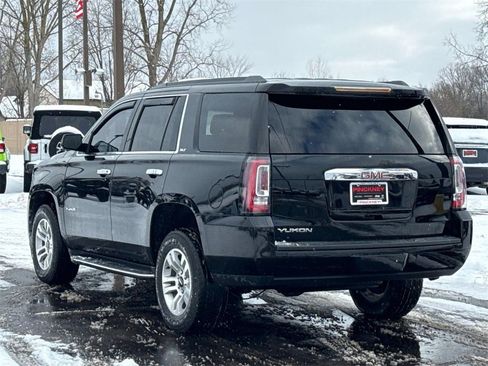 Used 2017 GMC Yukon SLT image 7