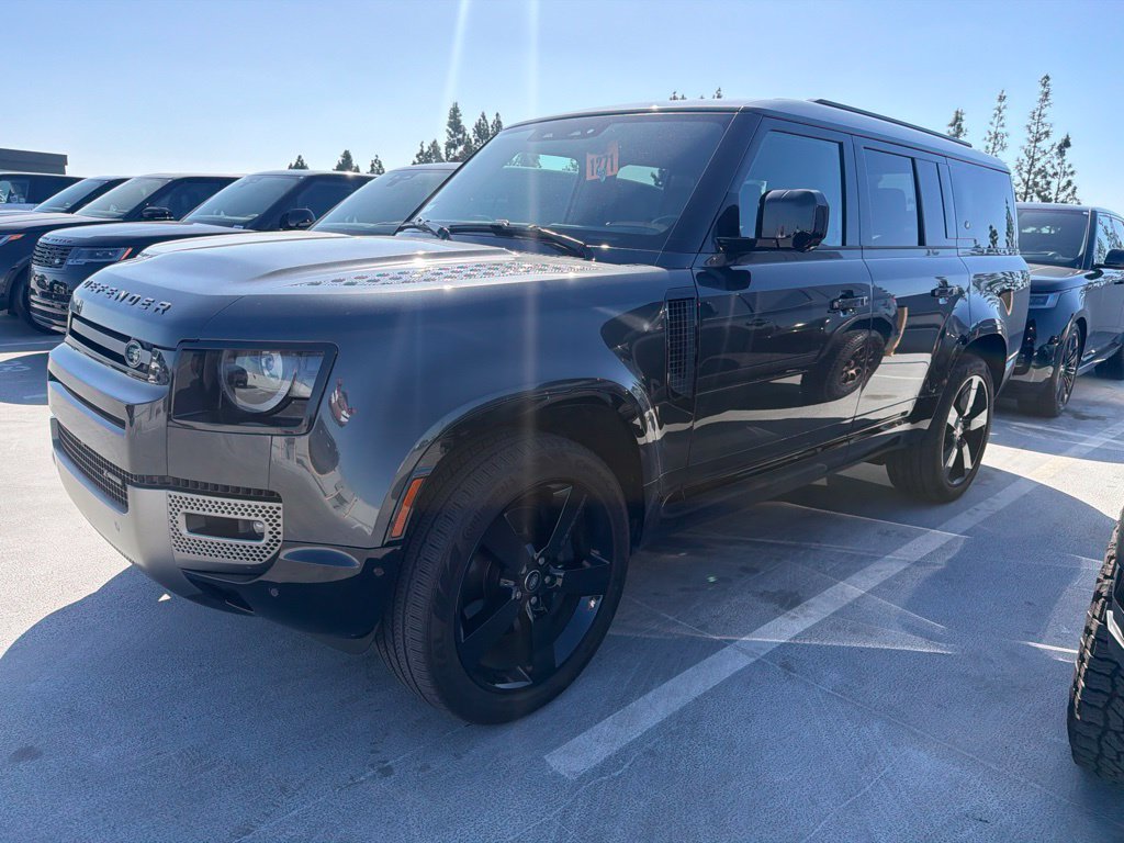 Used 2023 Land Rover Defender 130 X-Dynamic SE AWD/4WD image 8