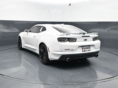 Used 2021 Chevrolet Camaro SS RWD image 7