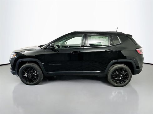 New 2026 Jeep Compass Latitude AWD/4WD image 4