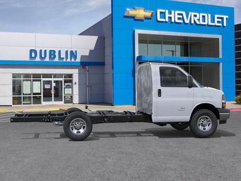 New 2025 Chevrolet Express 3500 w/ Power Convenience Package RWD image 6