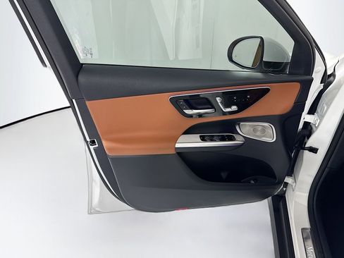 Certified 2026 Mercedes-Benz GLC 300 image 25