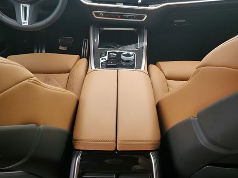 Used 2025 BMW X5 M60i image 22