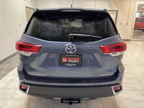 Used 2018 Toyota Highlander Limited image 3