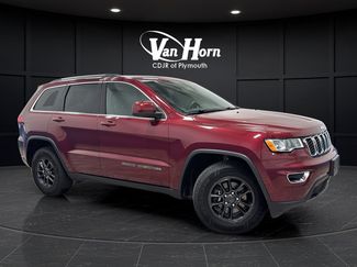 Used 2019 Jeep Grand Cherokee Laredo AWD/4WD video 1