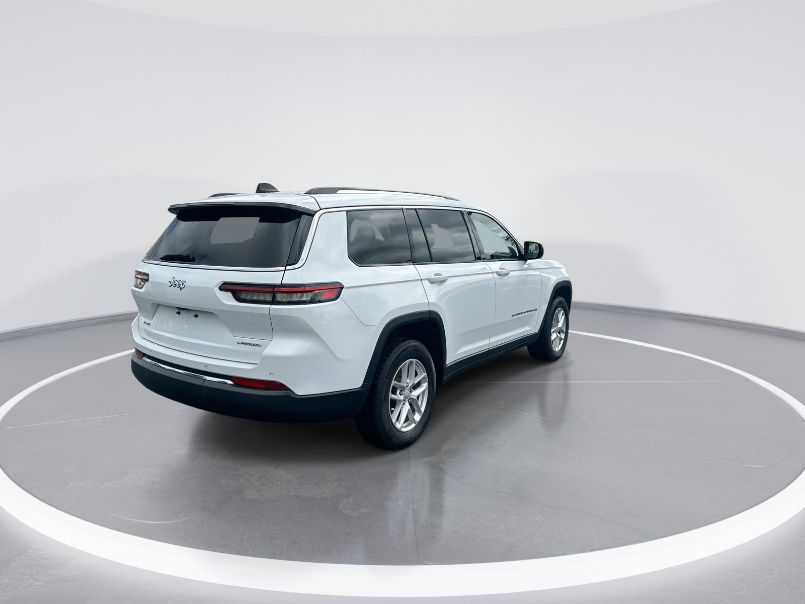 Used 2023 Jeep Grand Cherokee L Laredo AWD/4WD image 9