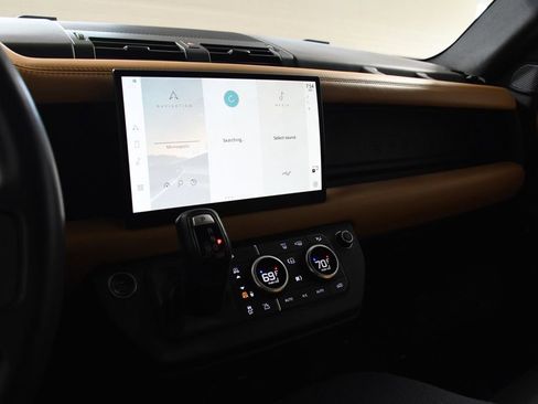 Used 2023 Land Rover Defender 90 X image 28