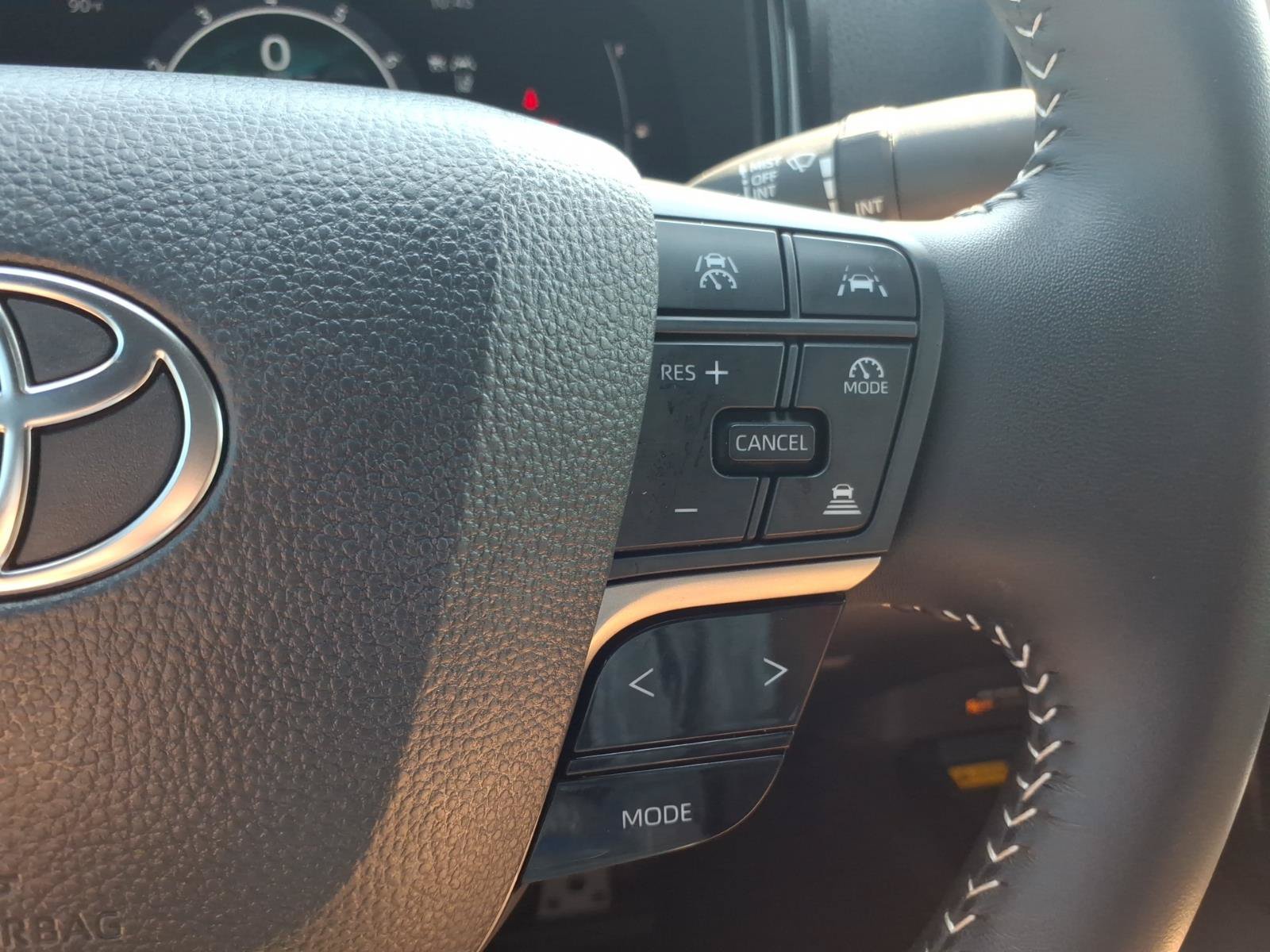 Used 2026 Toyota Camry Hybrid FWD image 15