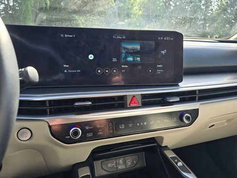 Certified 2025 Kia Sorento EX w/ EX Panoramic Sunroof Package AWD/4WD image 19