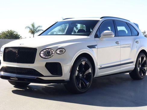 Certified 2022 Bentley Bentayga image 8