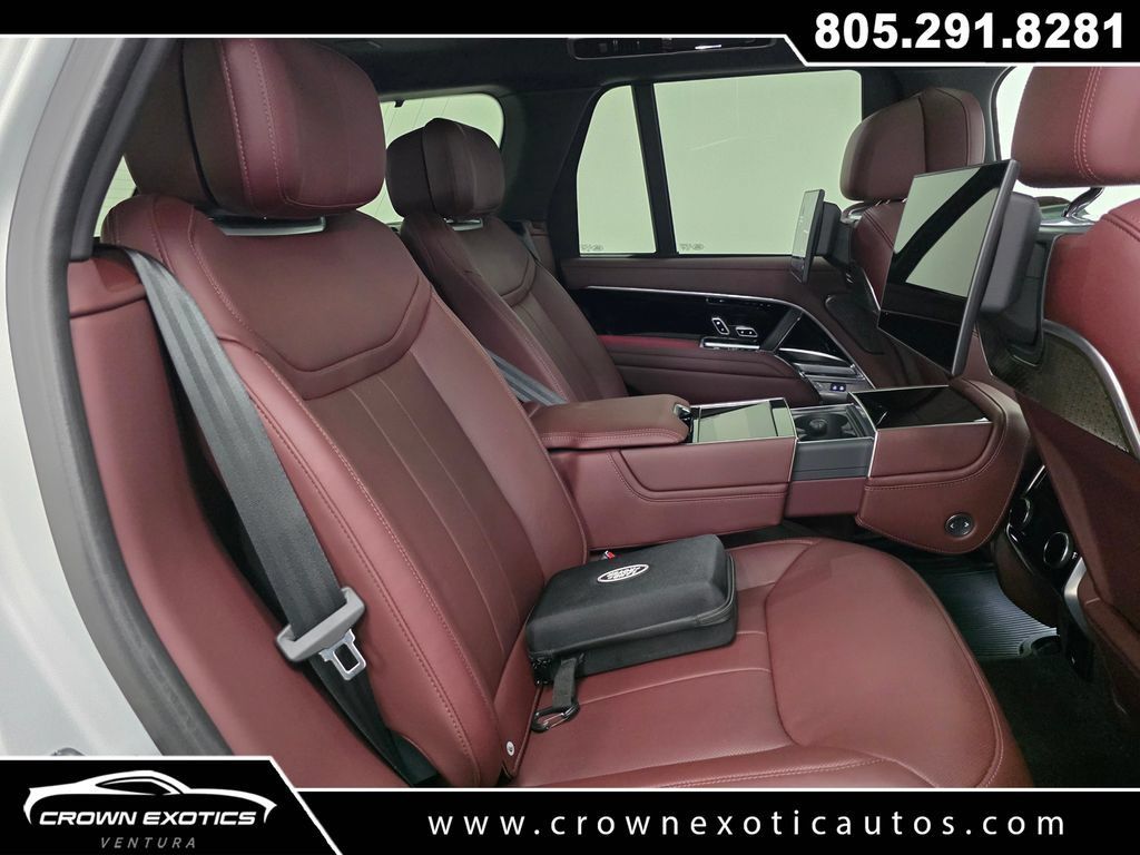 Used 2025 Land Rover Range Rover Autobiography AWD/4WD image 18