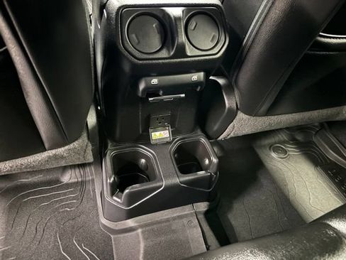 Used 2021 Jeep Gladiator Overland w/ Popular Equipment Package AWD/4WD image 11