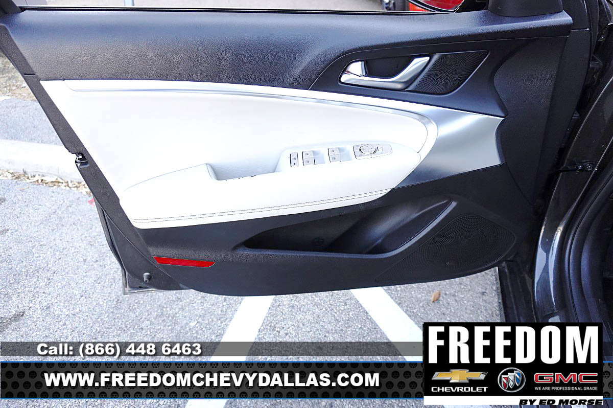 Used 2025 Genesis G70 2.5T RWD image 35