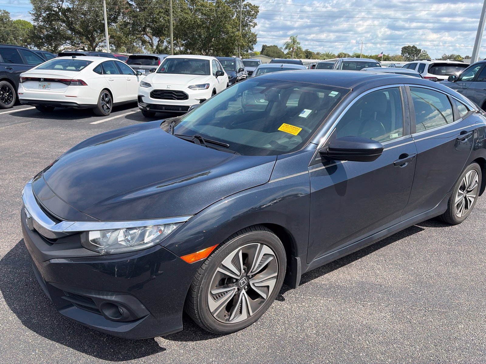 Used 2018 Honda Civic EX-L image 3