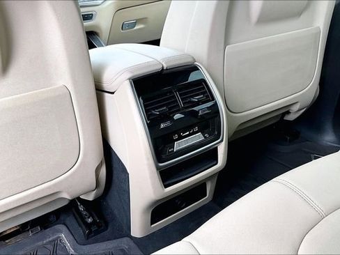 Used 2022 BMW X5 xDrive40i w/ Parking Assistance Package AWD/4WD image 13