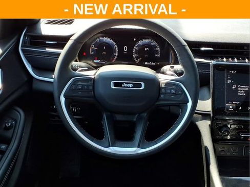Used 2024 Jeep Grand Cherokee L Altitude AWD/4WD image 15