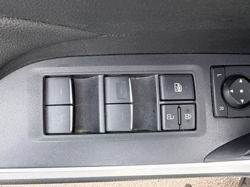 Used 2025 Toyota RAV4 SE AWD/4WD image 17