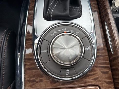 Used 2019 Nissan Armada Platinum w/ Interior Lighting Package image 23