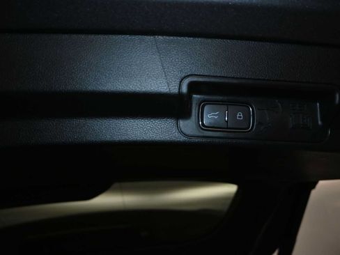 Used 2021 Ford Explorer Limited w/ Equipment Group 301A AWD/4WD image 30
