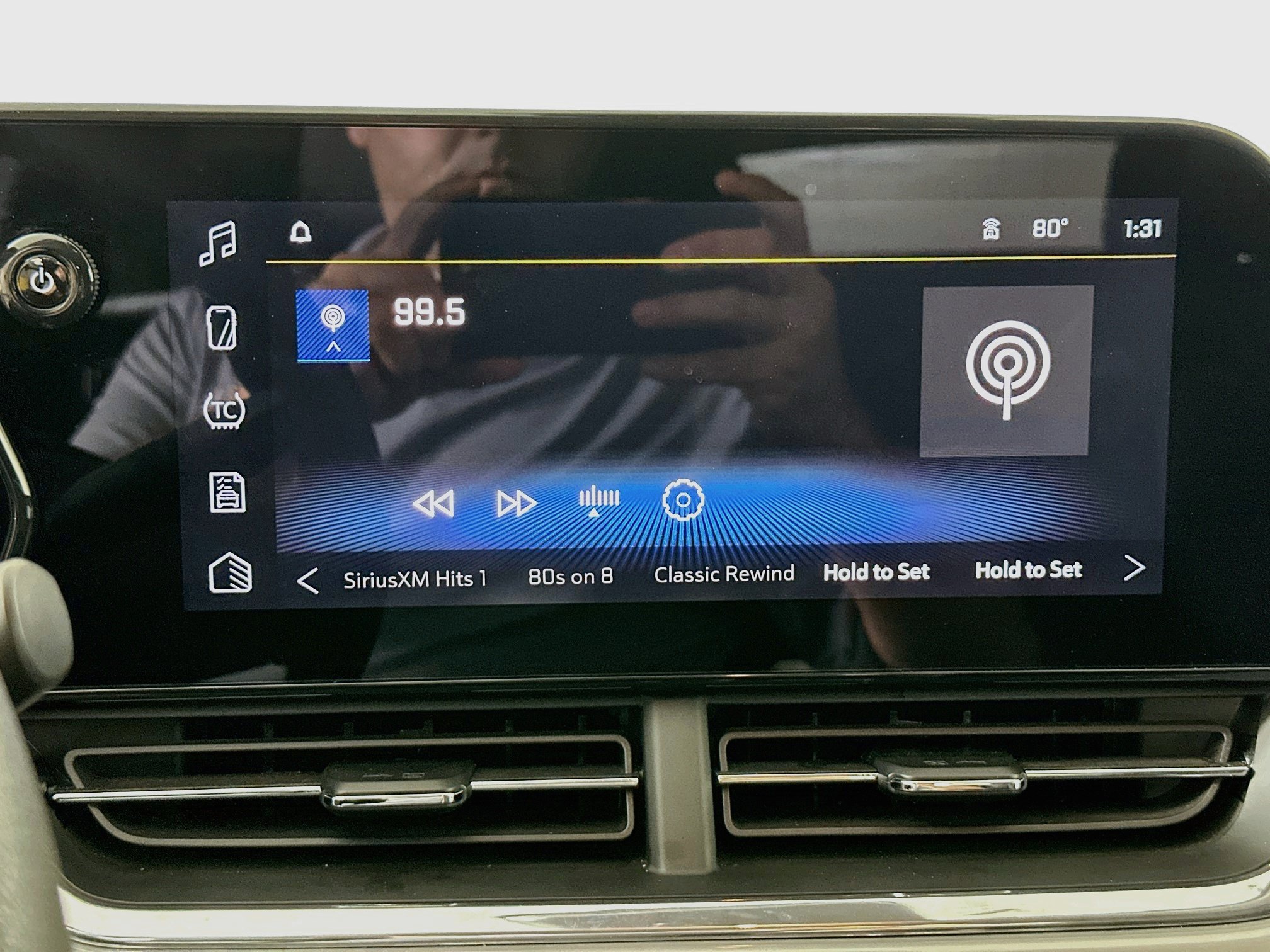 Used 2025 Chevrolet Trax LT FWD image 19
