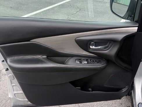 Used 2017 Nissan Murano S w/ Navigation Package image 11