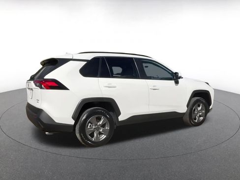 Used 2025 Toyota RAV4 XLE image 17
