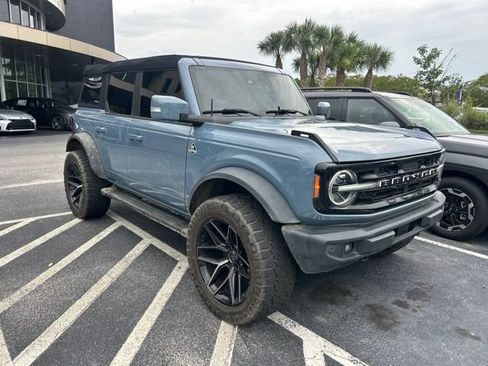 Used 2024 Ford Bronco Outer Banks w/ Sasquatch Package AWD/4WD image 3