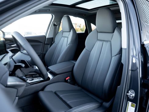 New 2025 Audi Q5 Prestige image 22