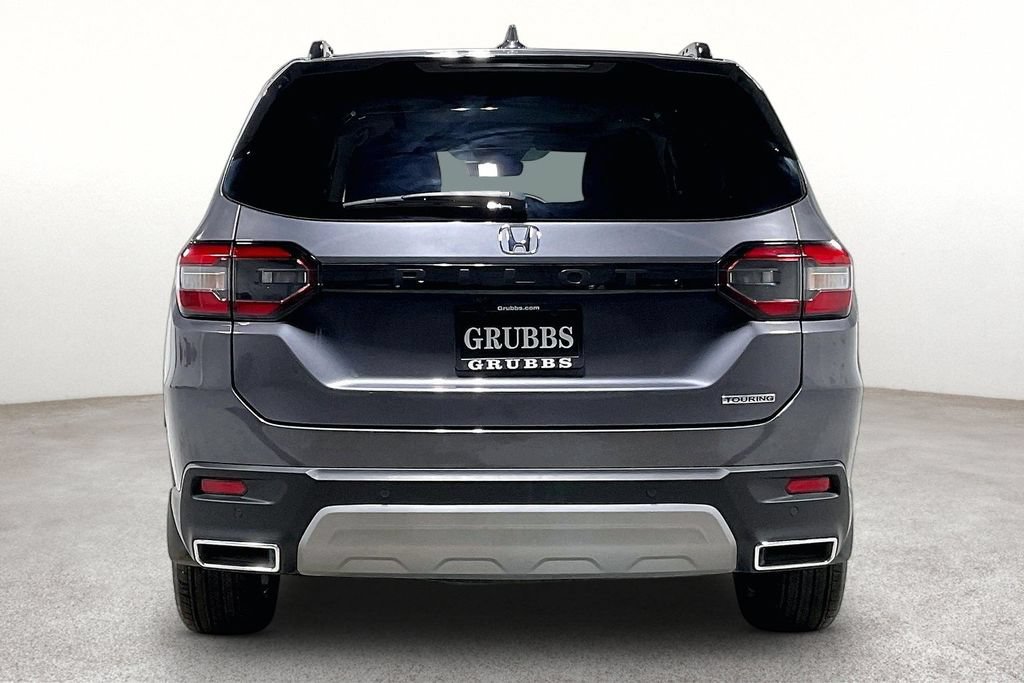 Used 2025 Honda Pilot Touring image 5
