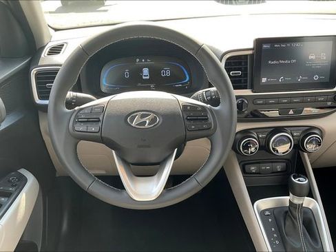 New 2025 Hyundai Venue SEL image 14
