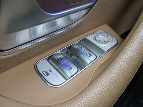 Used 2024 Mercedes-Benz GLS 580 4MATIC image 22