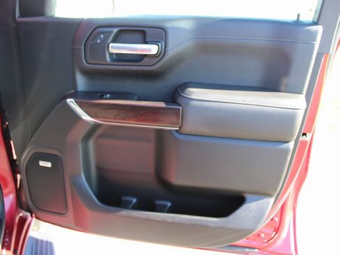 Used 2020 GMC Sierra 1500 SLT image 18