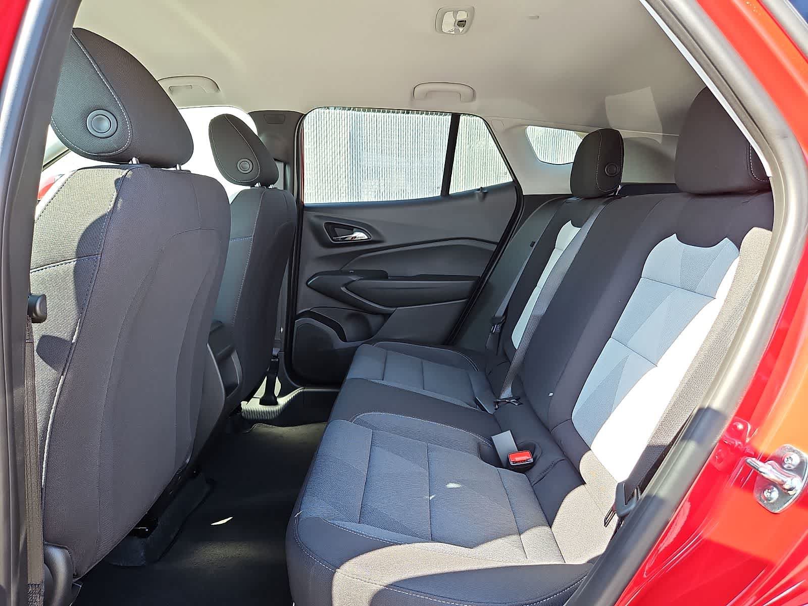 New 2026 Chevrolet Trax LS w/ LS Convenience Package FWD image 8